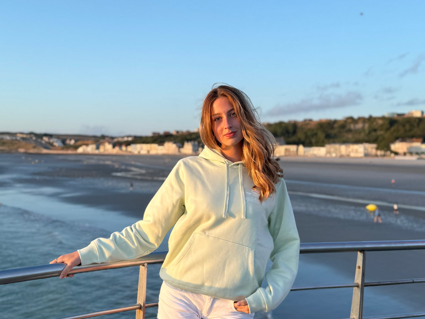Sweat à capuche "rieuse"